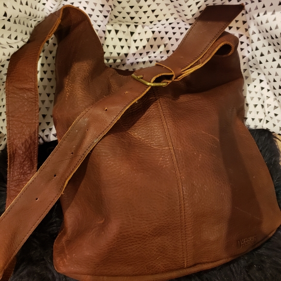 duluth leather bags